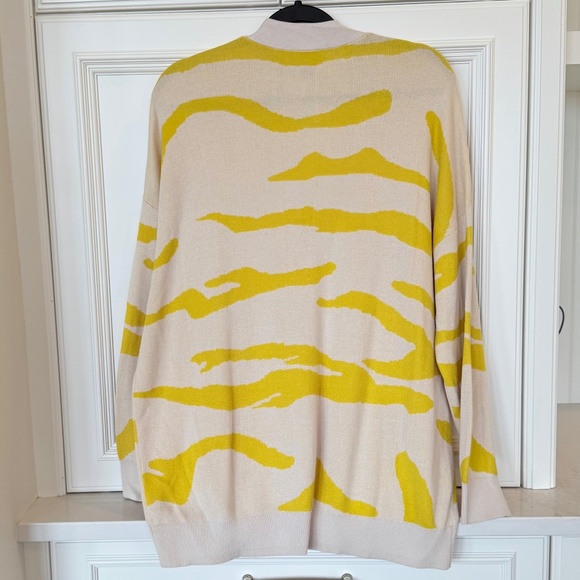 Cabi Roar Cardigan – Yellow & Oatmeal Animal-Print Knit – Size S - Picture 2 of 4